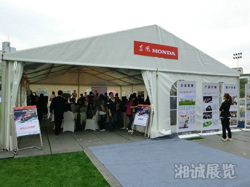 思铂睿“都市车王挑战赛”赛场布置